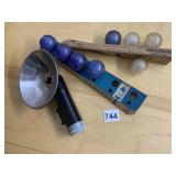 ARGUS CAMERA FLASH ATTACHMENT AND SYLVANIA BULBS