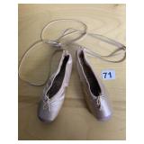 VINTAGE BALLET PINK SHOES
