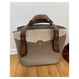 STRUCTURED HANDBAG IN TAUPE AND BROWN LEATHER