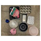 COLLECTION OF METAL BAKEWARE AND KITCHENWARE