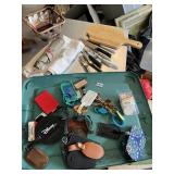 KEY CHAINS, LEAF BASKET