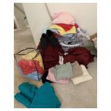 LARGE ASSORTMENT OF WOMENï¿½S COMFORTABLE CLOTHING,