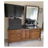 72X20X31 WHITE FINE FURNITURE LOW BOW DRESSER