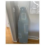 TABLETOP IRONING BOARD WITH COLLAPSIBLE WHITE