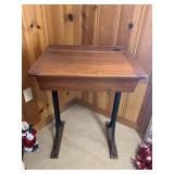 WOODEN SIDE TABLE OR STAND WITH SINGLE DRAWER AND