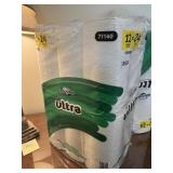 12 DOUBLE ROLLS OF PAPER TOWELS NEW