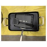 RECTANGULAR CAST IRON GRILL PAN WITH BLACK