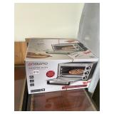 NEVER USED TOASTER OVEN AMBIANO