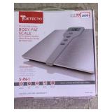 NEW IN BOX SCALE DIGITAL