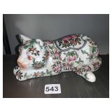 CHINESE FAMILLE ROSE MANTLE CAT