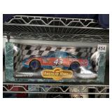 25TH ANNIVERSARY RICHARD PETTY MODEL NEW IN BOX