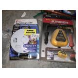 EASY QUICK JUMPER STARTS CAR IN FIVE TO 10