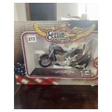 CUSTOM CLASSIC - DIE-CAST MOTORCYCLE, 1:24 SCALE,