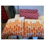 E AND E COMPANY POLYFIBER FILLED ACCENT PILLOWS