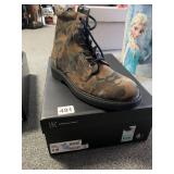 NEW BOOTS CAMO SZ. 8