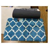 BATH MAT NEW BUT NEEDS WASHED, NICE YOGA MAT