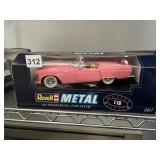 REVELL METAL MASTERPIECE - 1956 THUNDERBIRD PINK