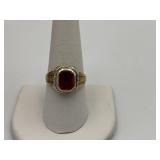 BEAUTIFUL 14 KARAT RUBY CENTER STONE RING  4.59G