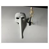 HALLOWEEN COSTUME ACCESSORIES - WHITE MASK WITH
