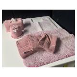 BATHROOM SET - PINK CROCHETED TISSUE COVER,