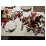 COLLECTION OF CHRISTMAS HOLIDAY DECORATIONS AND