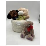 COLLECTION OF PLUSH ANIMALS AND CERAMIC BOWL.