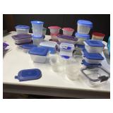 LARGE LOT - PLASTIC FOOD STORAGE CONTAINERS WITH