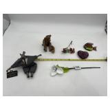 COLLECTION OF DECORATIVE OBJECTS AND MINIATURES -