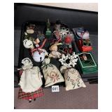 VARIETY OF CHRISTMAS ORNAMENTS