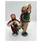 PAIR OF BYERS CHOICE CHRISTMAS CAROLERS - ADULT
