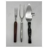 2-PIECE VINTAGE CUTCO CARVING SET - AND METAL