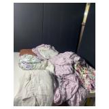 SELECT COMFORT - BEDDING SET, FLORAL PRINT PILLOW