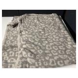 BAREFOOT DREAMS - THROW BLANKET, GRAY LEOPARD