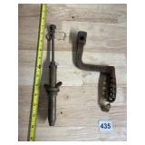 ANTIQUE TOOLS - BRASS BARREL OIL CAN WITH PLUNGER