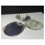 GLASS SERVING PLATTER WITH RADIAL PATTERN, DARK