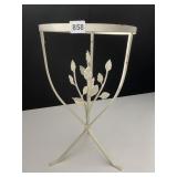 21.5' X 12' D IRON STAND W/ LEAF DESIGN NO GLASS