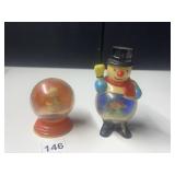 VINTAGE SNOW GLOBES PLASTIC