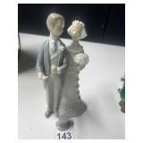 LLADRO BRIDE & GROOM, HAT NEEDS REGLUED