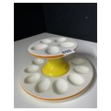 EGG PLATE THAT CONVERTS TO A KICKSTAND