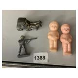 VINTAGE MINIATURE METAL FIGURINES, PAIR OF