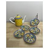 MMA-HM JAPAN TEAPOT AND 5 SMALL PLATES JAPAN