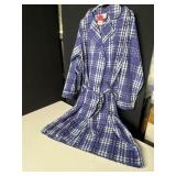 VINTAGE VAN HEUSEN M LEASURE WEAR PLAID ROBE