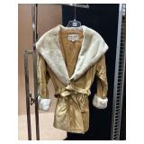 WILSON'S LEATHER WOMEN'S COAT, FAUX FUR COLLAR,