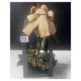 DECORATIVE LANTERN 14' H X 5' X 5'