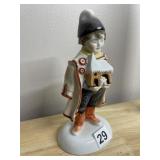 HEREND BOY HOLDING MANGER #5444 PORCELAIN HAND