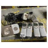 AT&T PHONE SET WITH FOUR BASE STATIONS AND PHONE