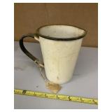 VINTAGE ENAMELWARE MEASURING PITCHER - CREAM W/