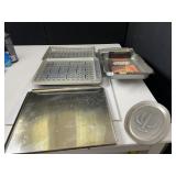 BAKING PANS & TRAYS