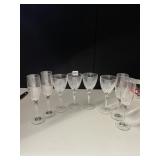 4 GLASS CHAMPAGNE GLASSES AND WINE GLASSES