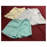 WOMEN'S VINTAGE CLOTHING, SOME STAINING, ASSORTED